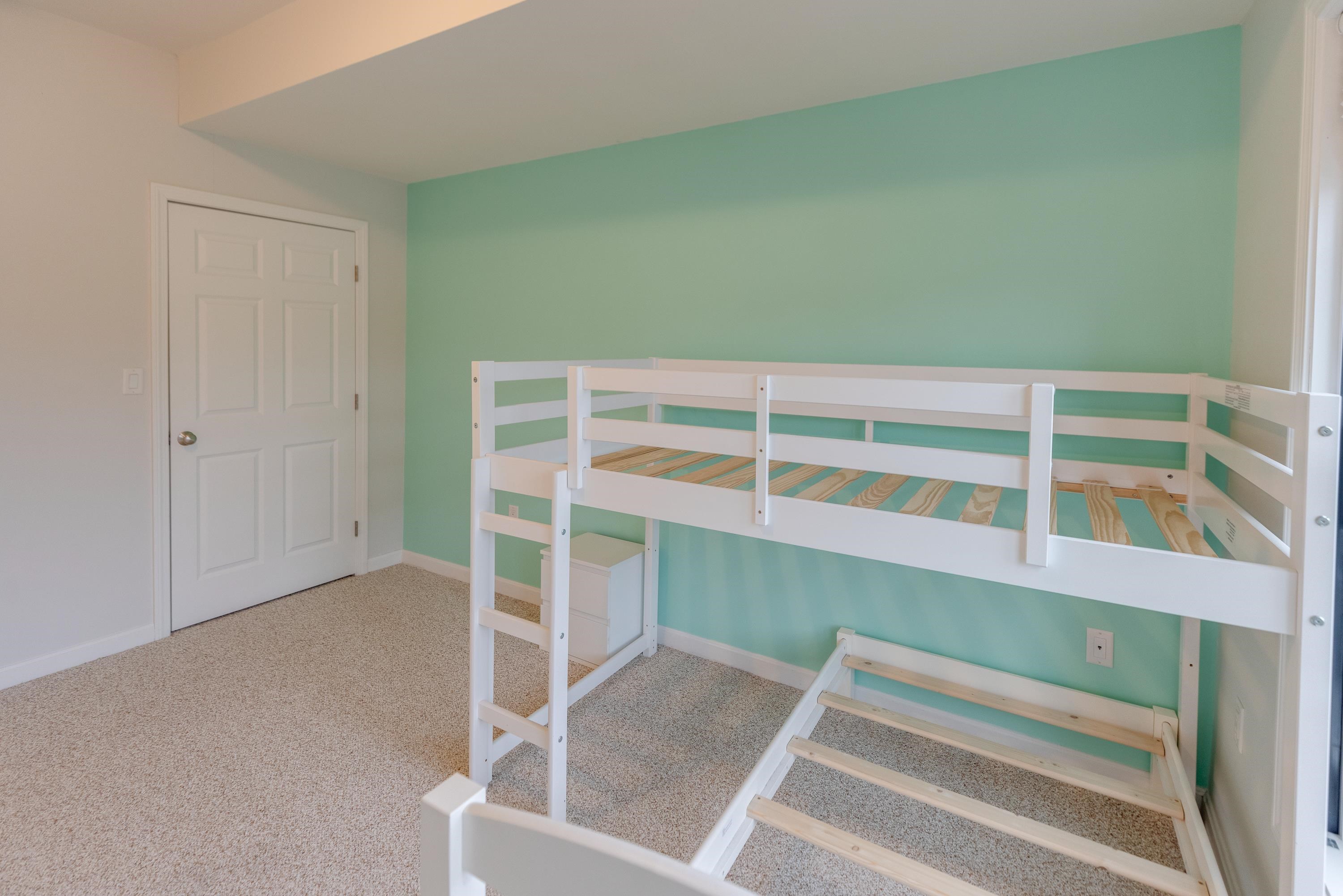 4 Twin Tip Terrace Unit: 4