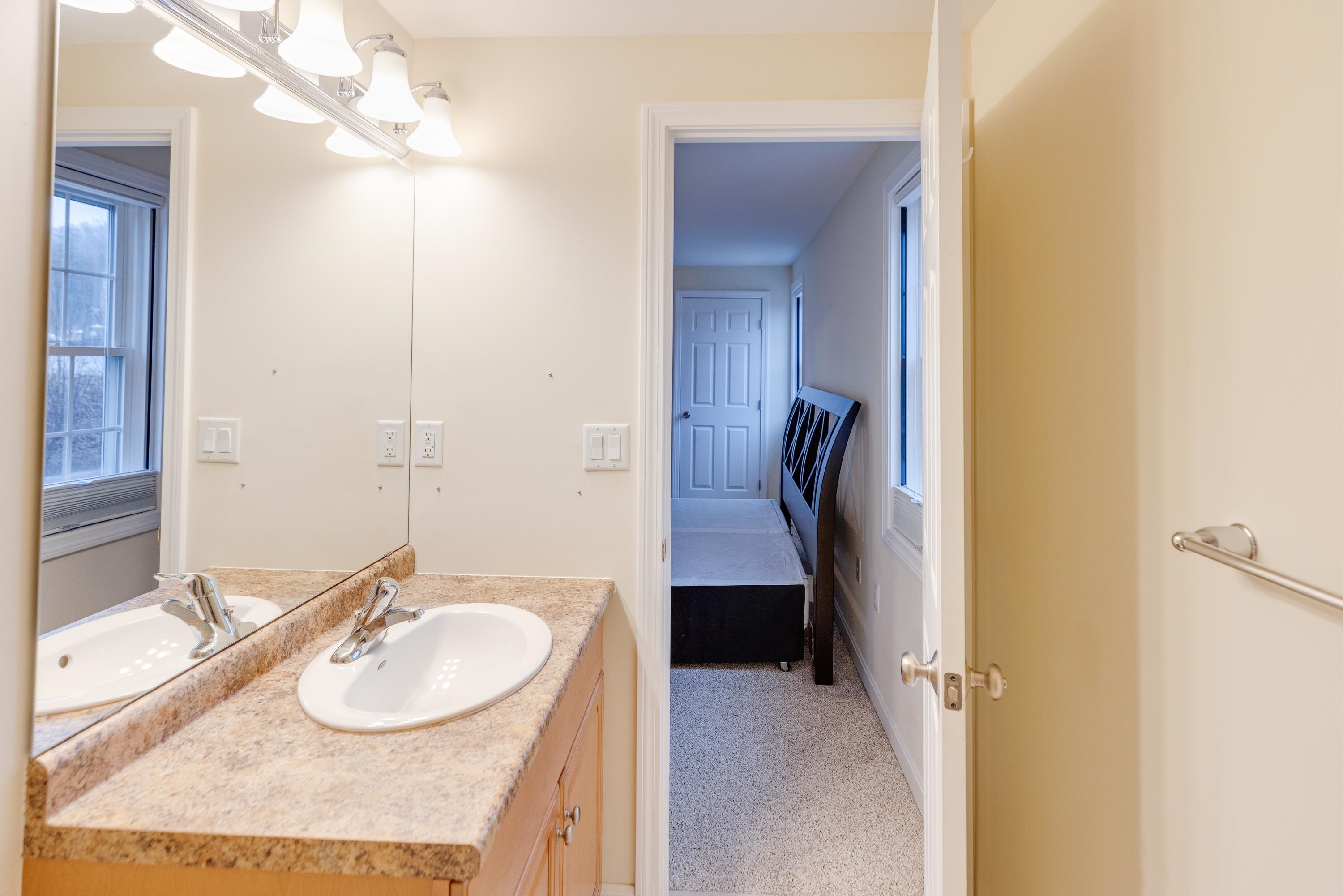 4 Twin Tip Terrace Unit: 4