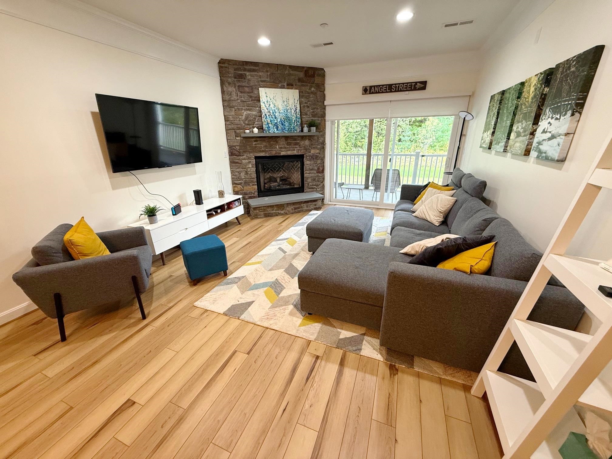 4 Twin Tip Terrace Unit: 4