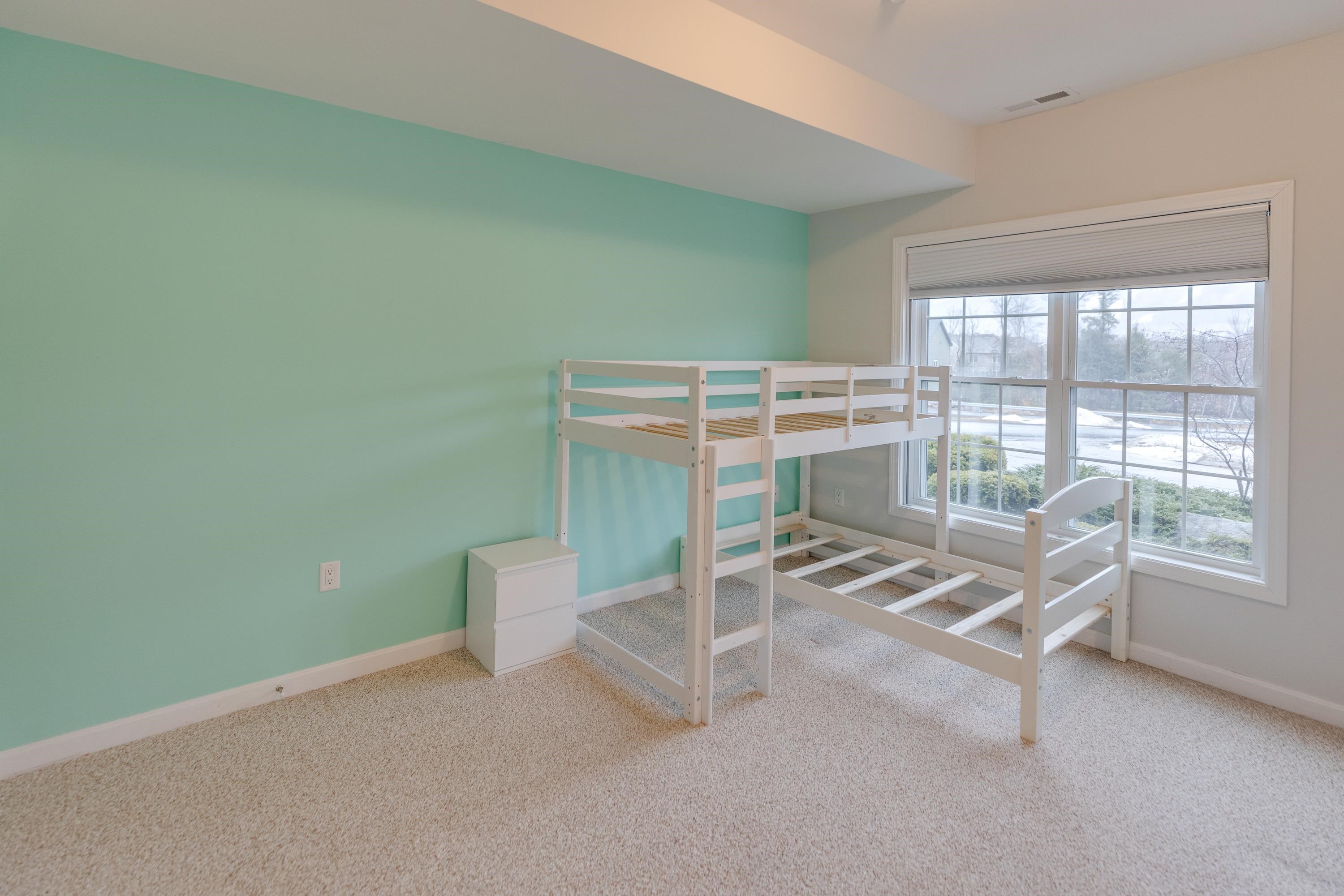 4 Twin Tip Terrace Unit: 4