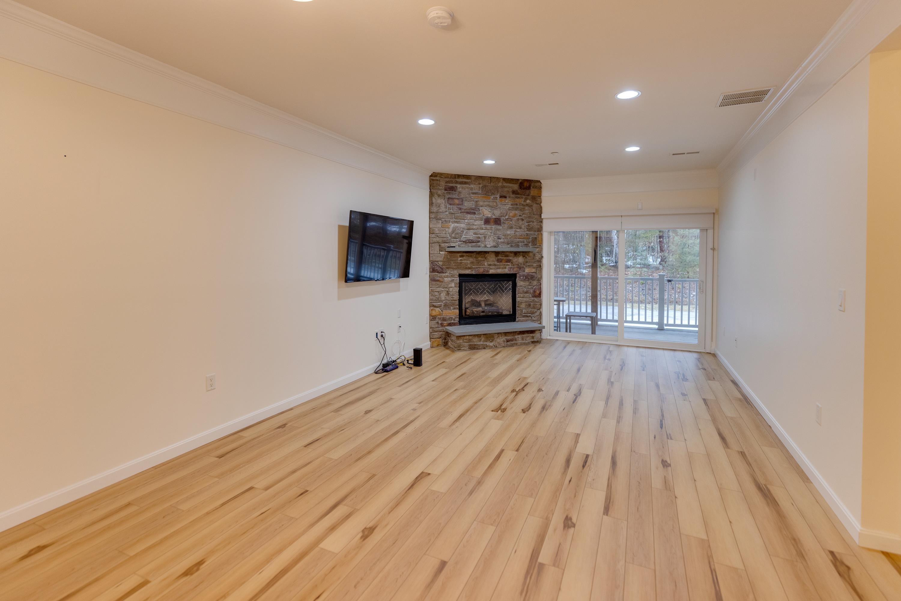 4 Twin Tip Terrace Unit: 4