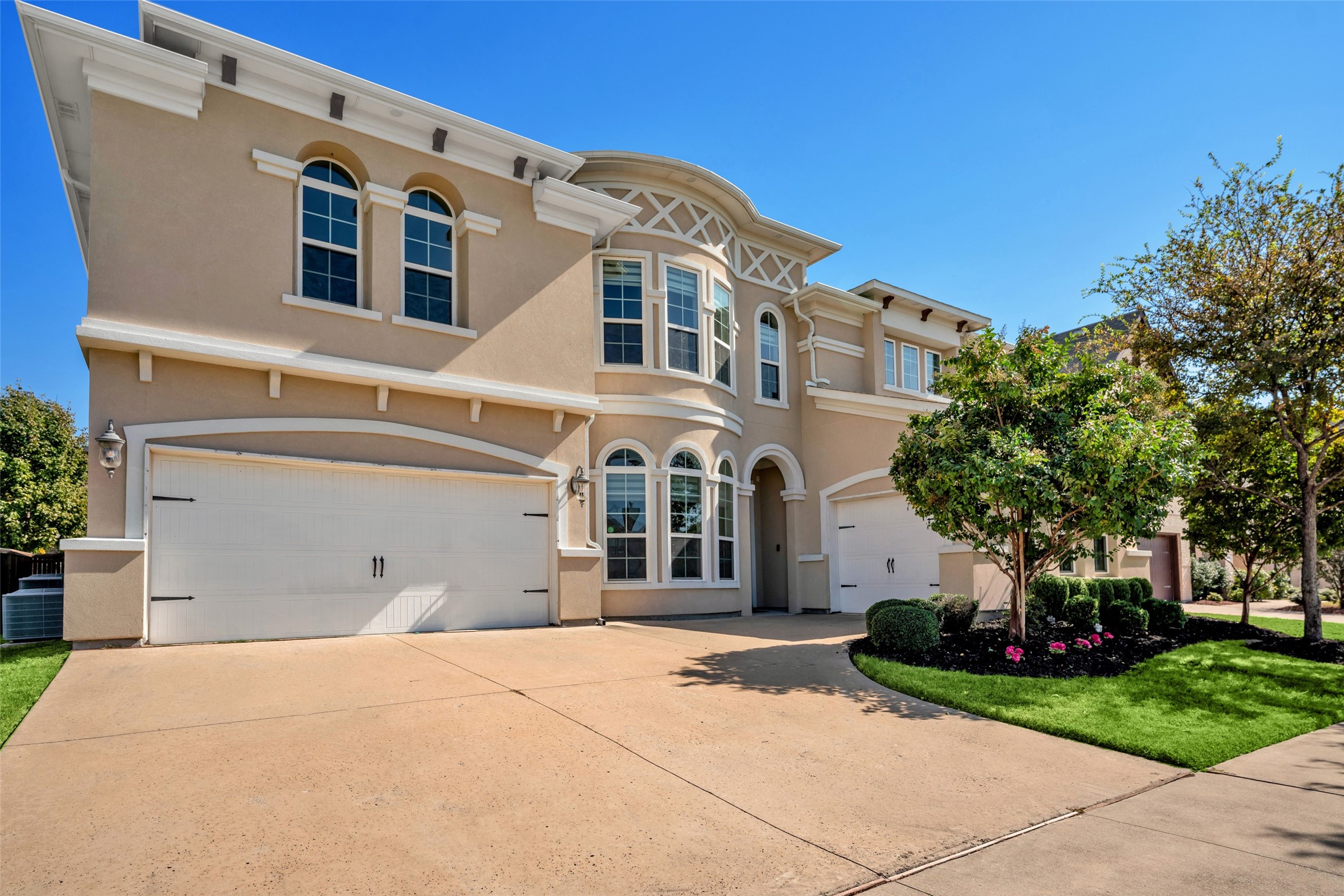 5736 Bernadette Avenue