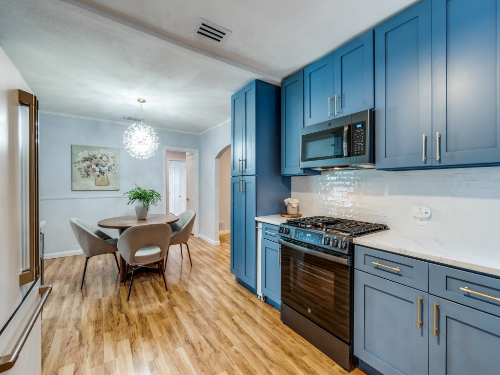 5739 Ellsworth Avenue