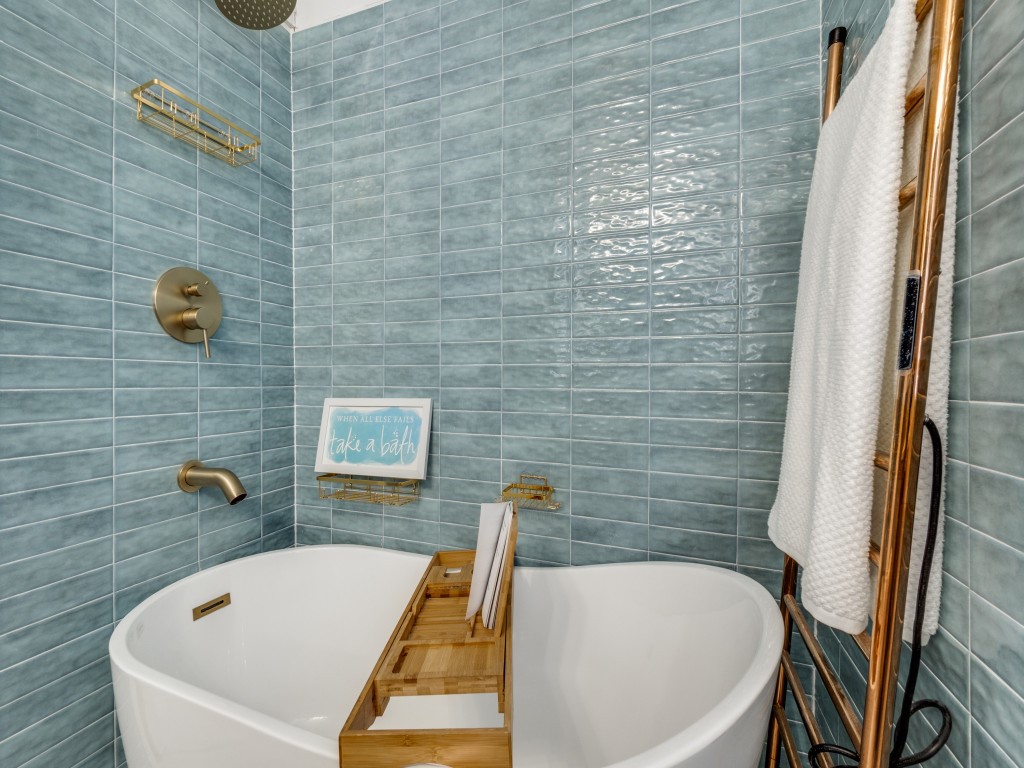 5739 Ellsworth Avenue