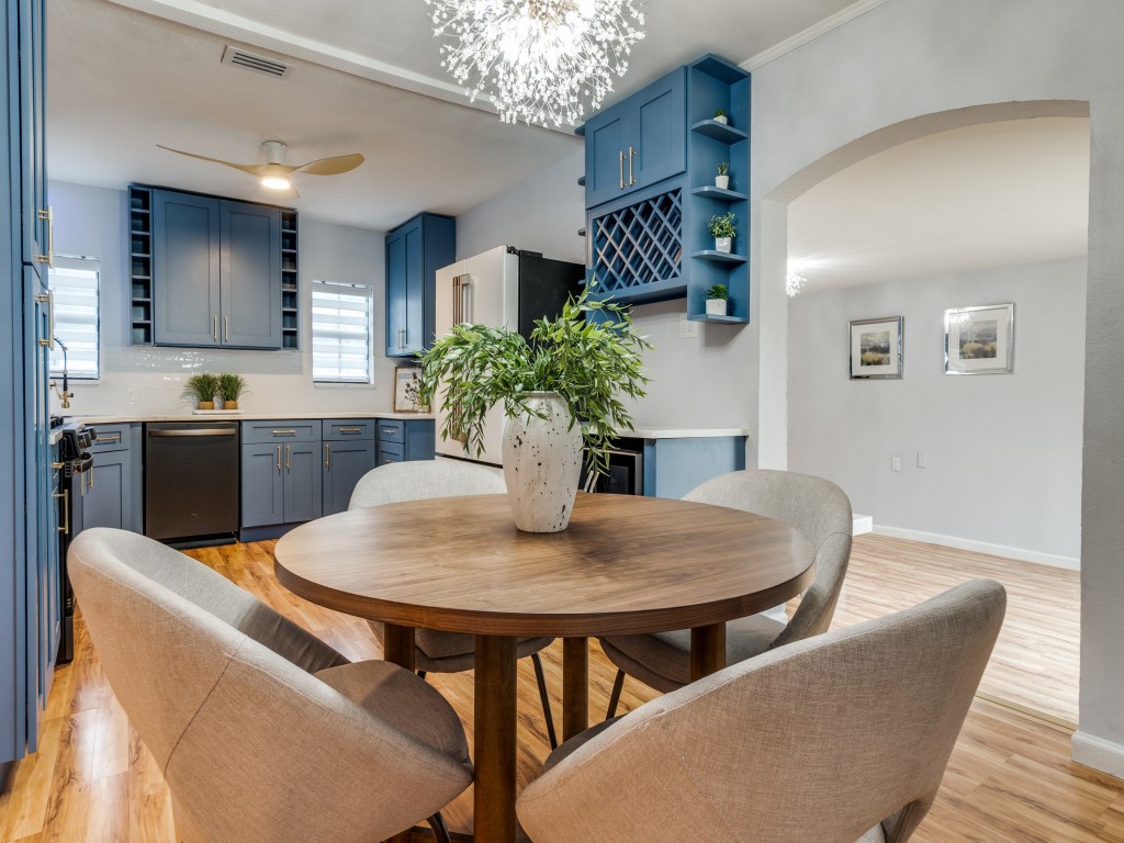 5739 Ellsworth Avenue