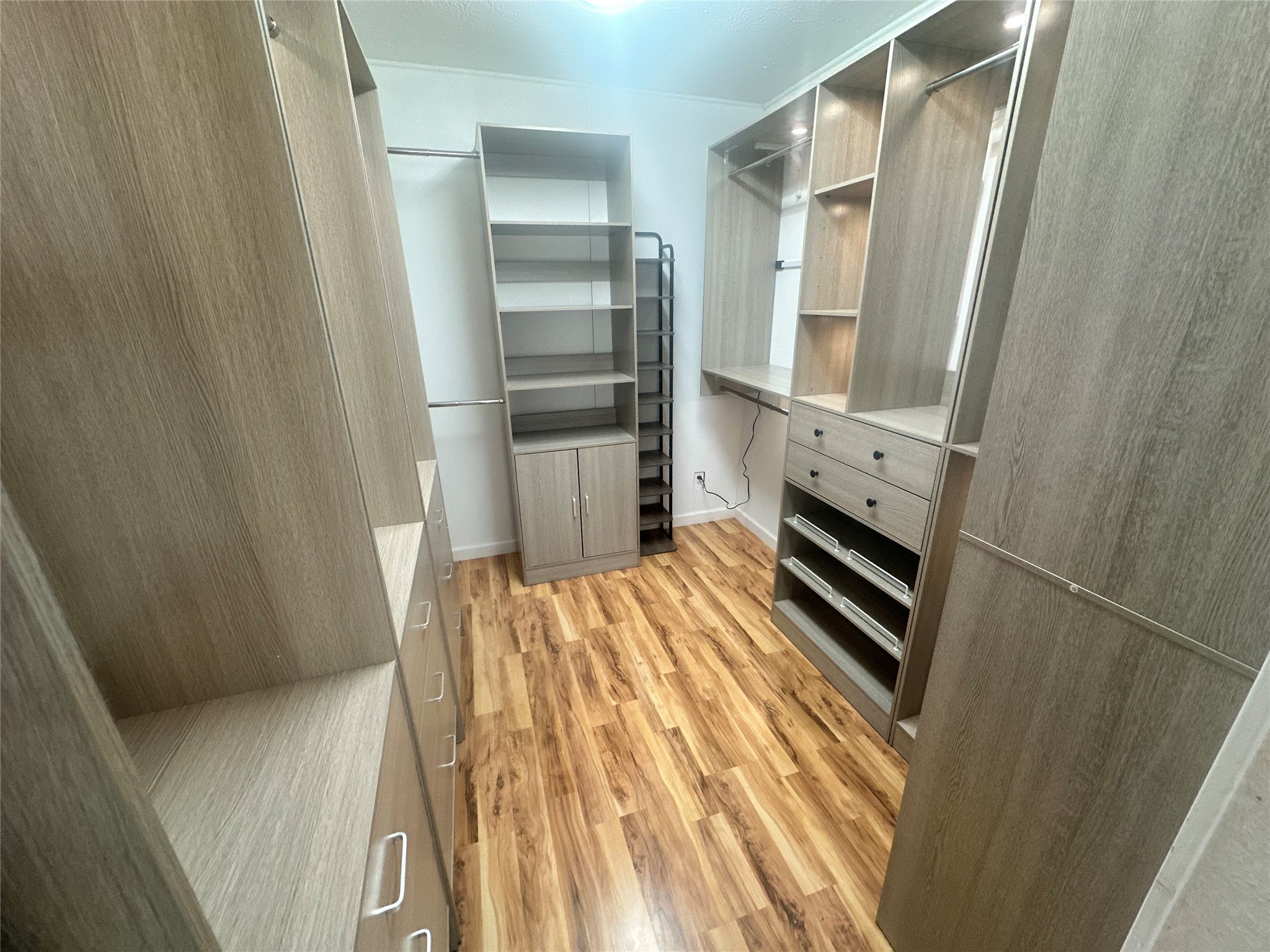 5739 Ellsworth Avenue