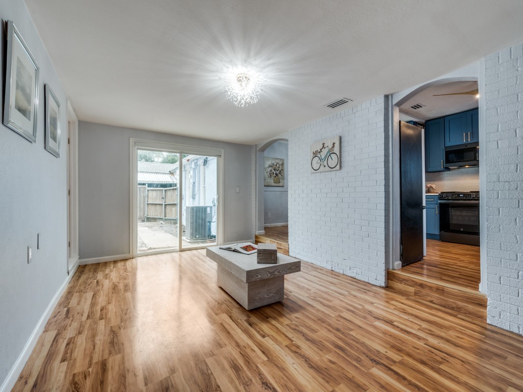 5739 Ellsworth Avenue