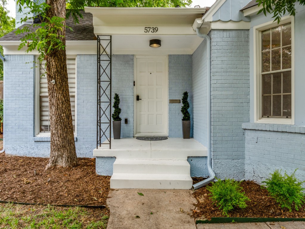 5739 Ellsworth Avenue