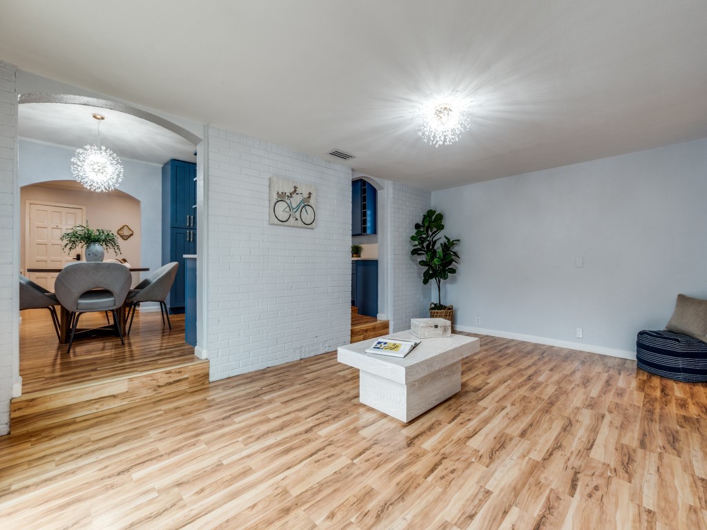 5739 Ellsworth Avenue