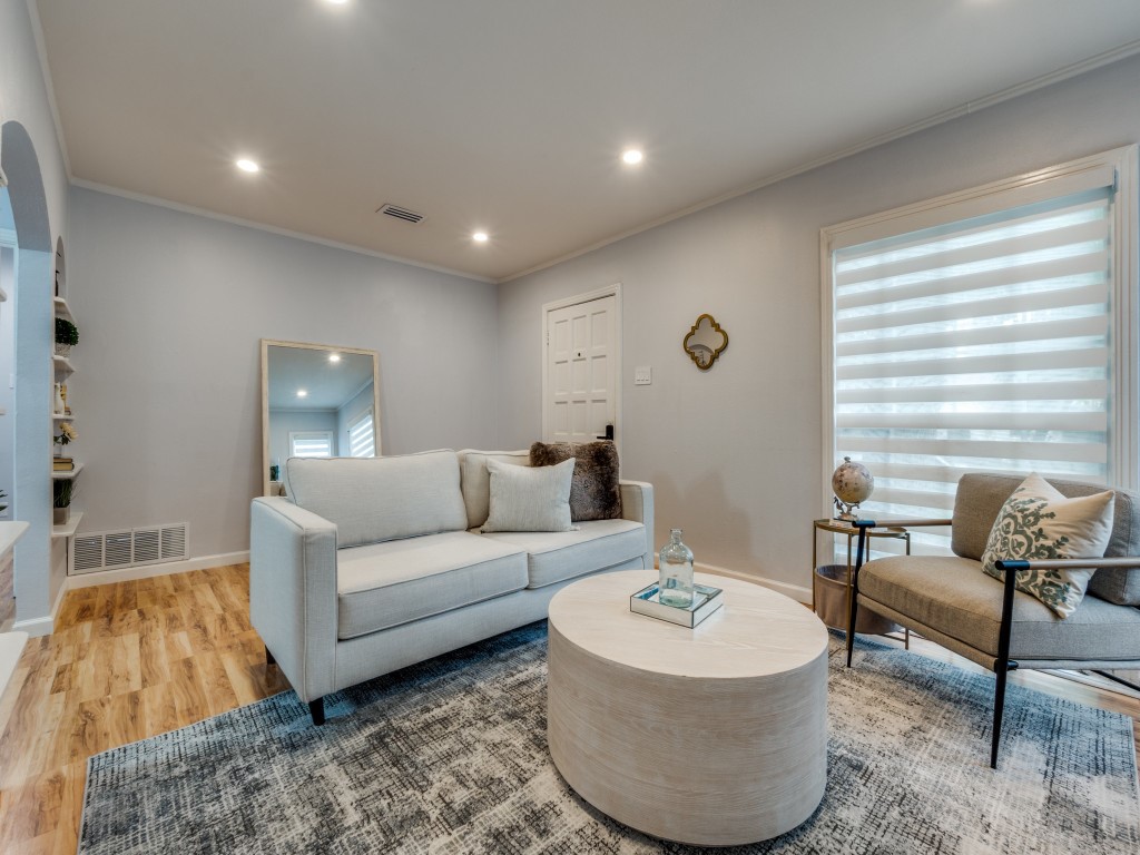 5739 Ellsworth Avenue