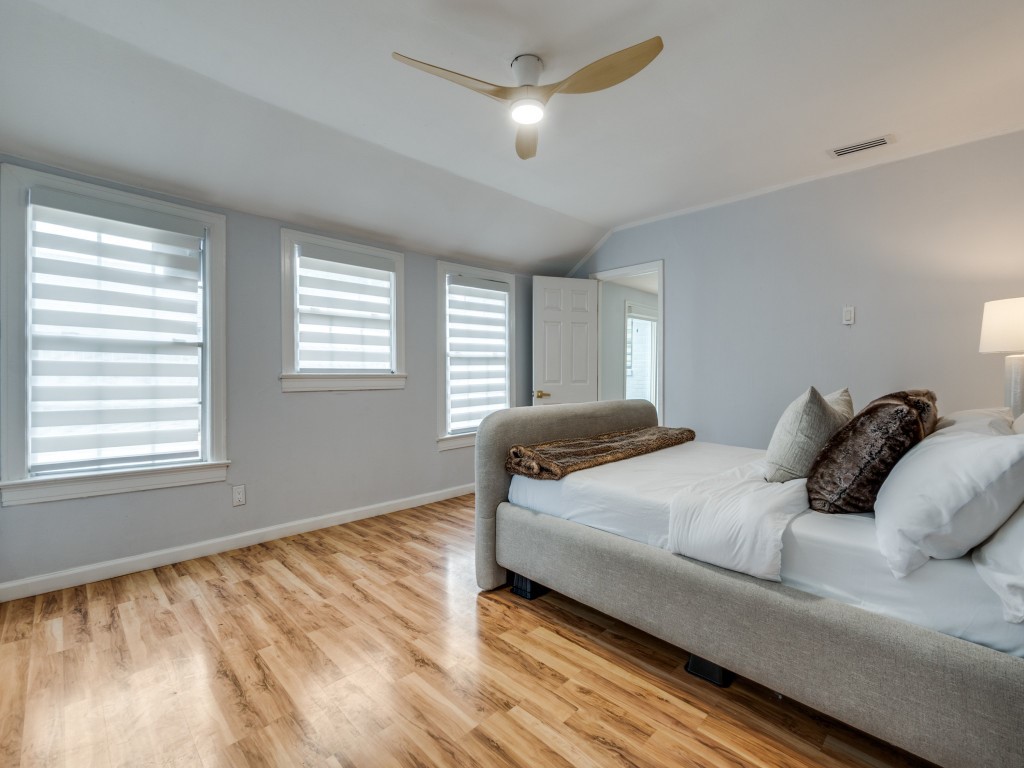 5739 Ellsworth Avenue