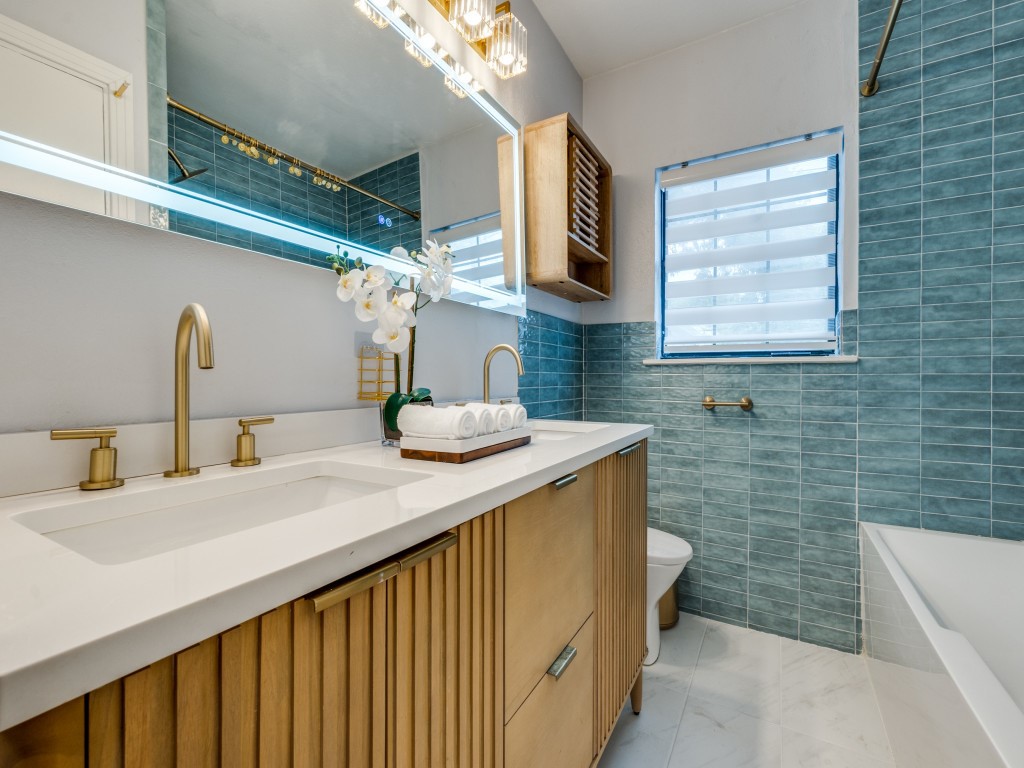 5739 Ellsworth Avenue