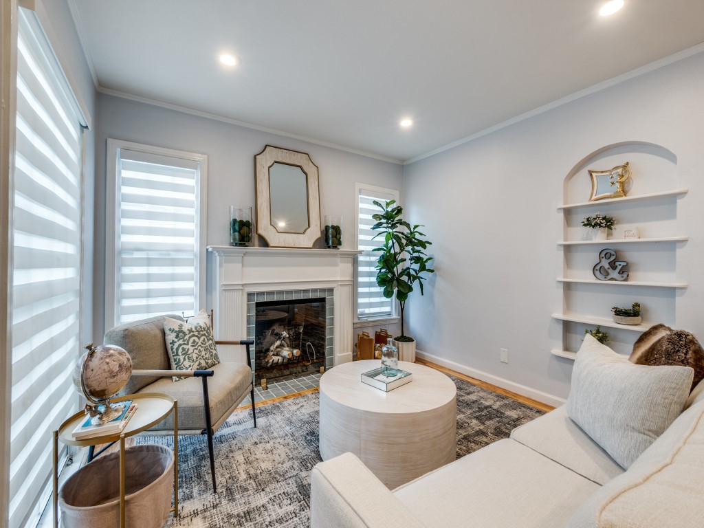 5739 Ellsworth Avenue