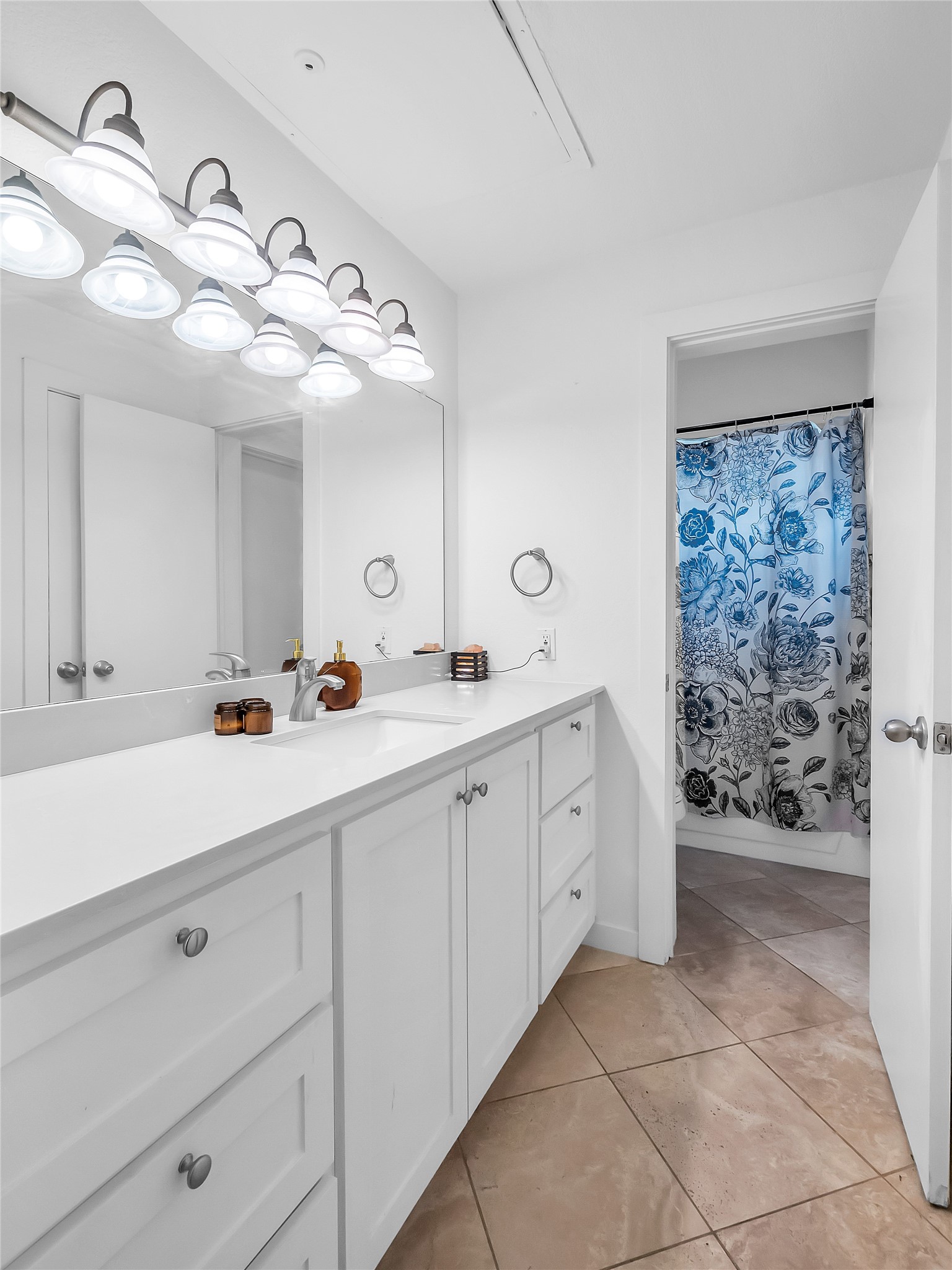 4402 Holland Avenue 103