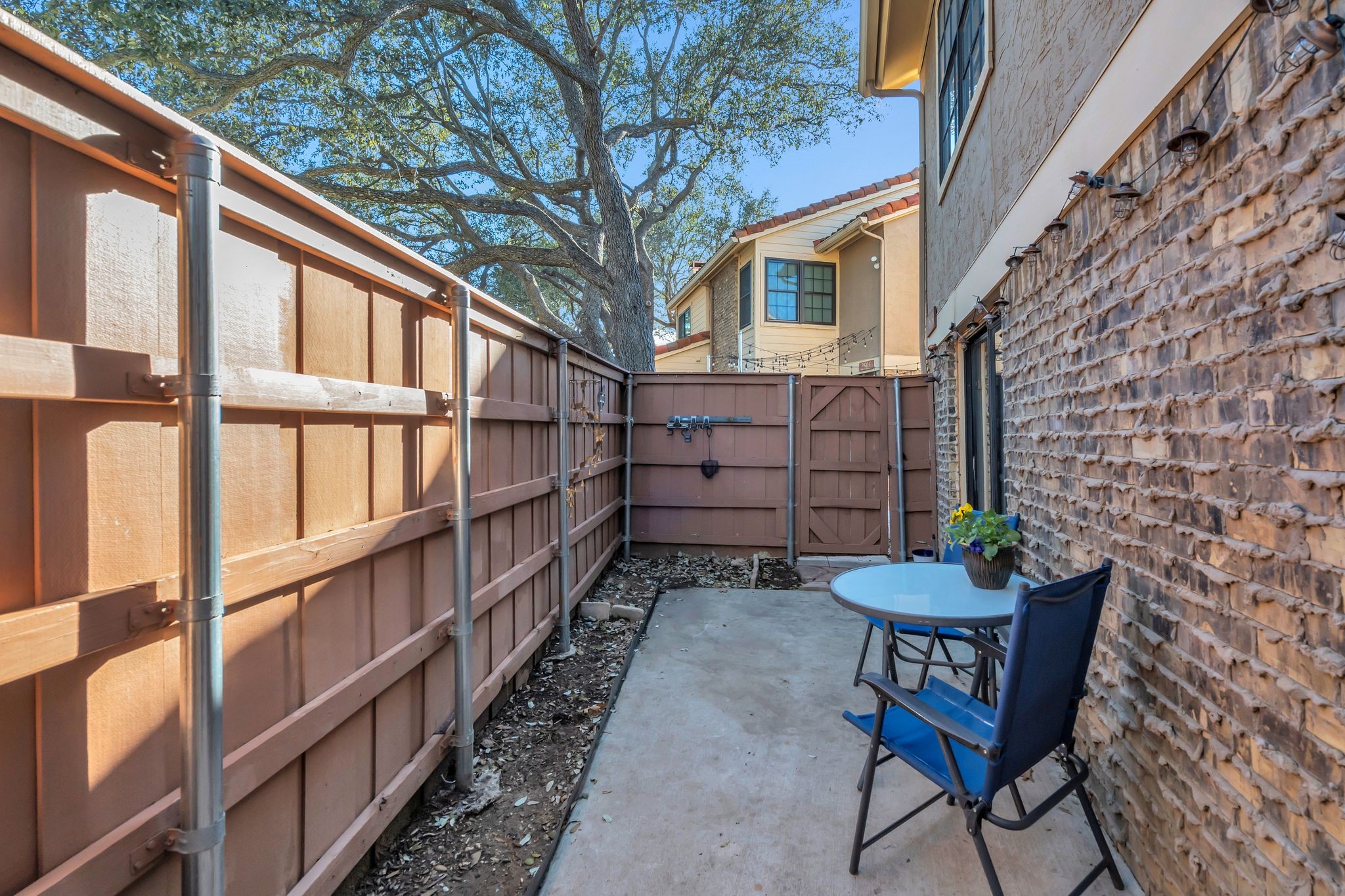 2503 Tierra 1