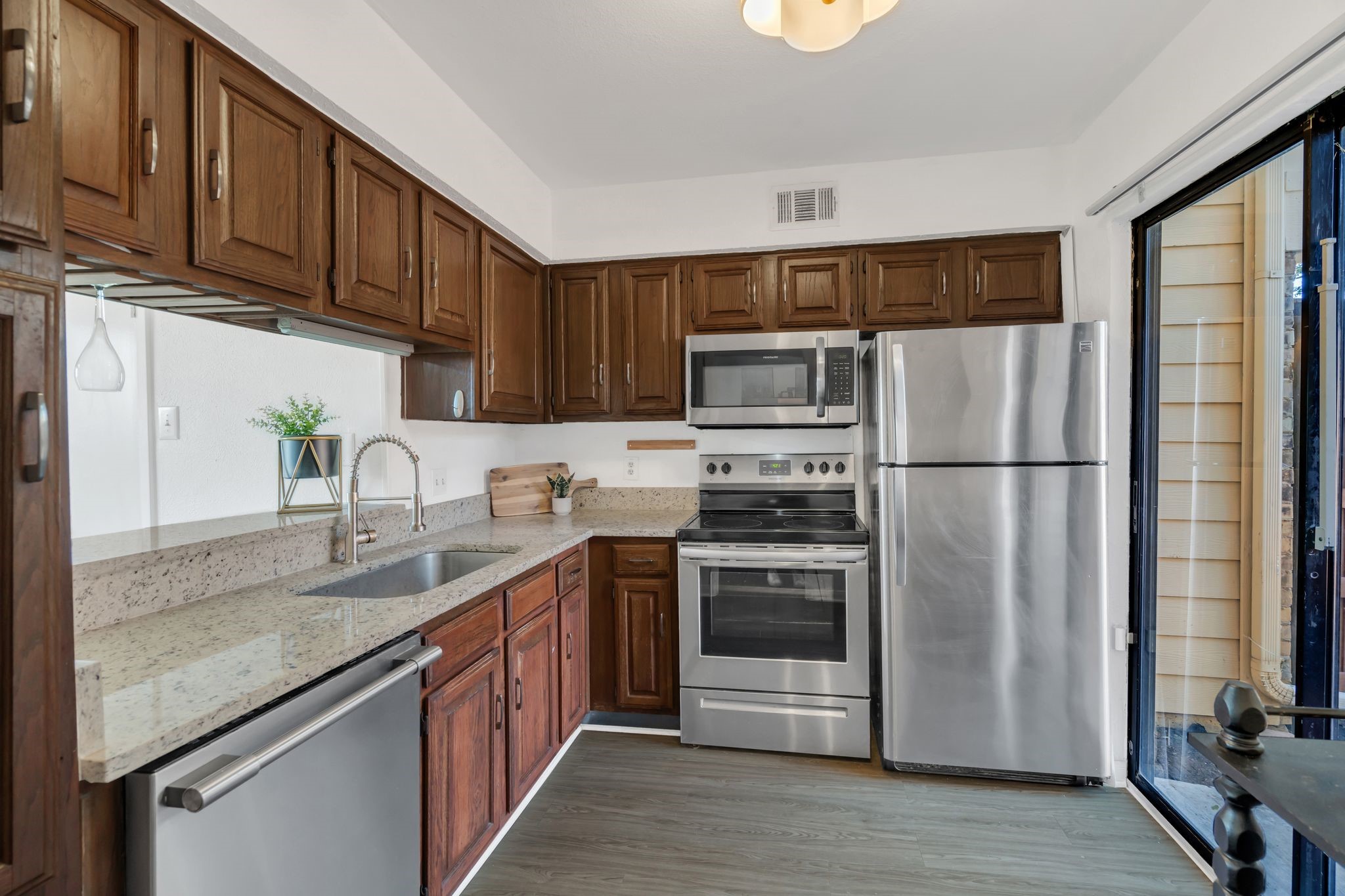 2503 Tierra 1
