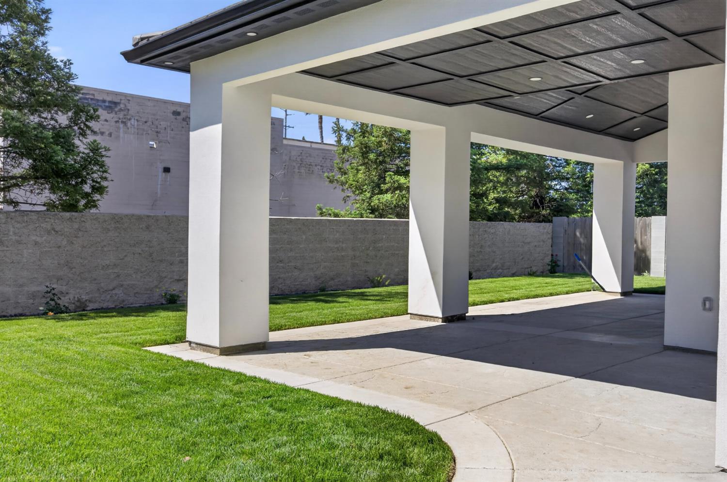 2430 Interlaken Court