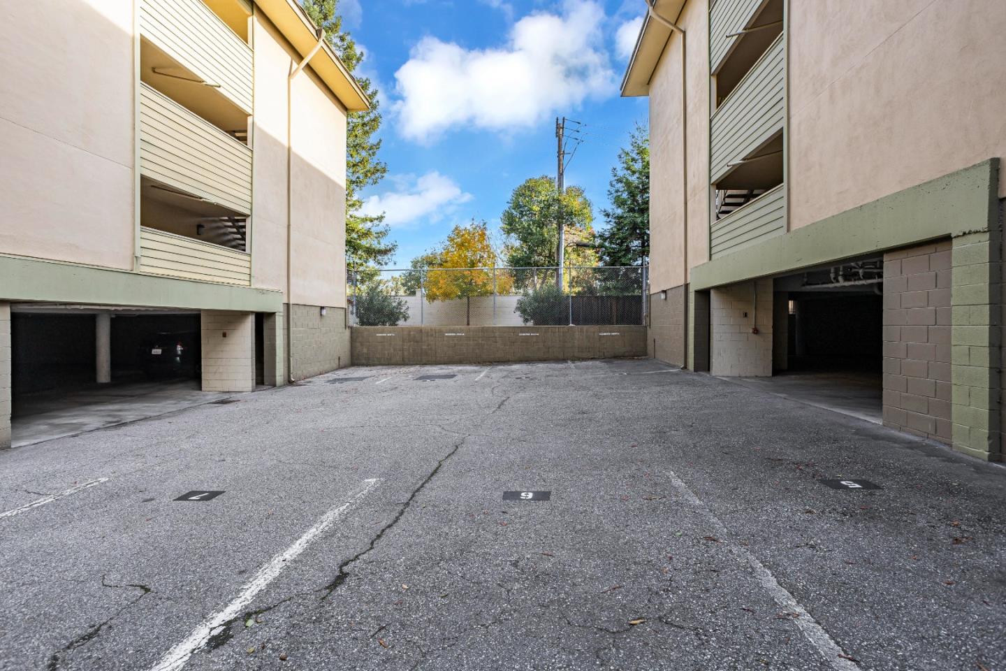 1033 Crestview DR 309