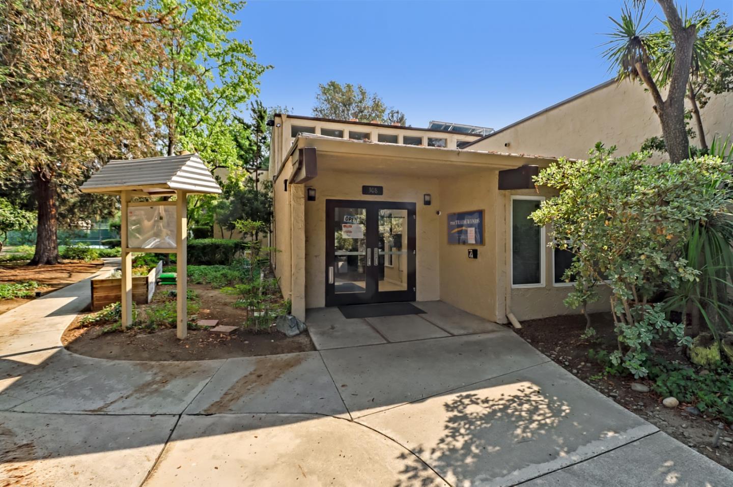 307 Tradewinds Drive 9
