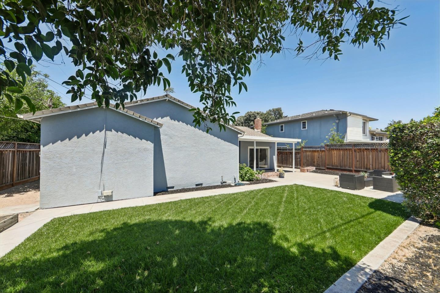 5933 Dunn Avenue