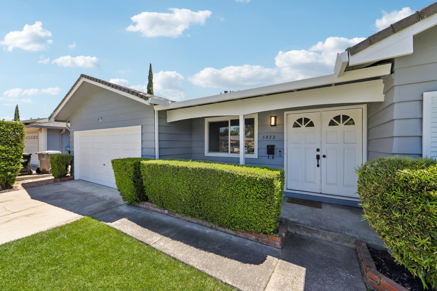 5933 Dunn Avenue