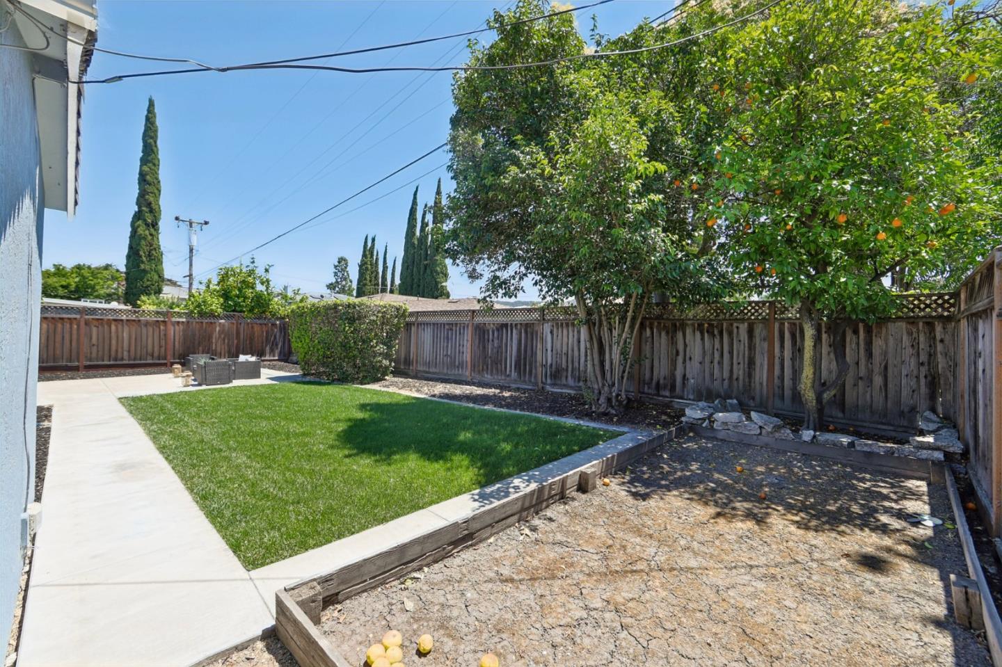 5933 Dunn Avenue