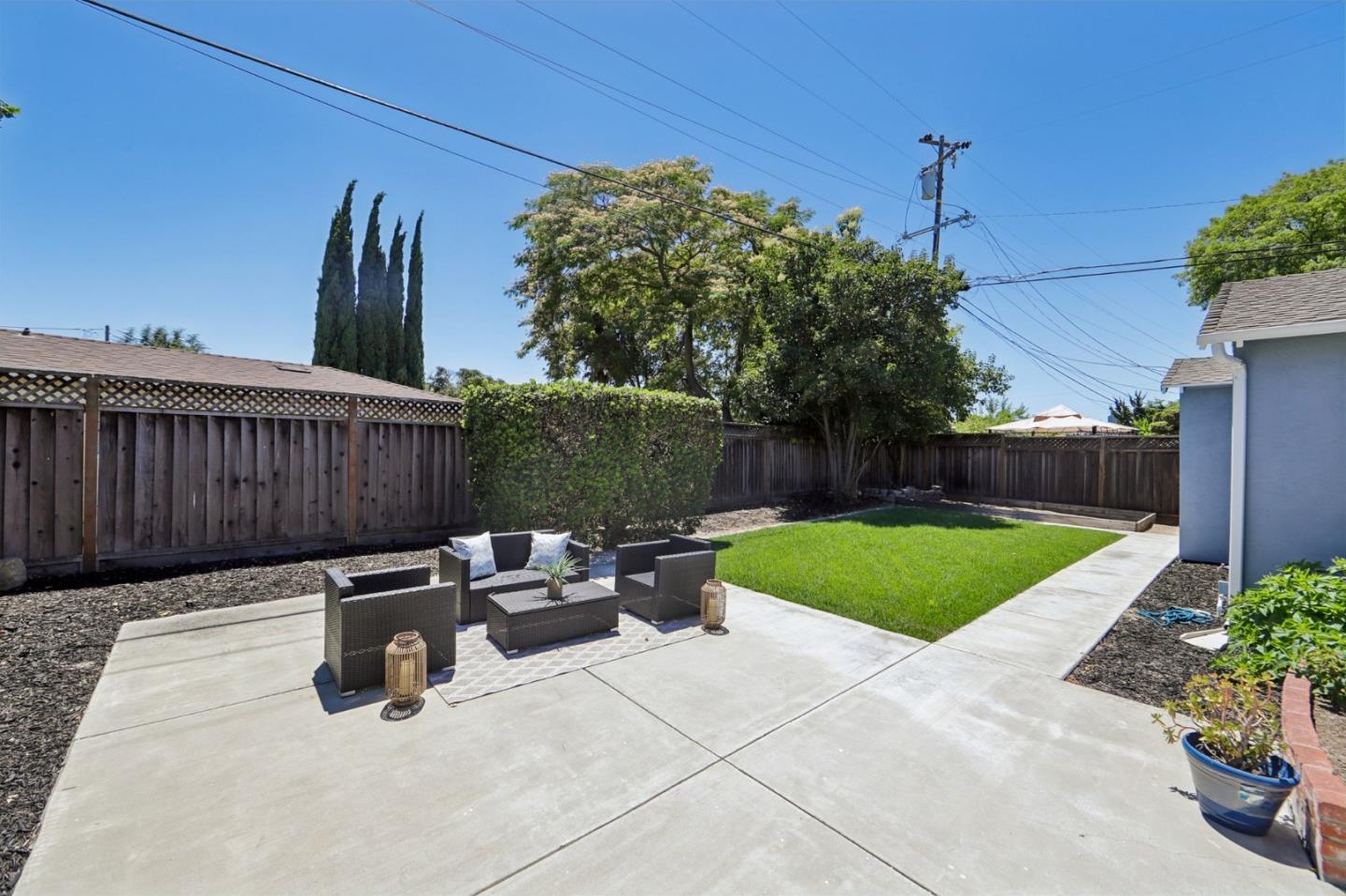 5933 Dunn Avenue