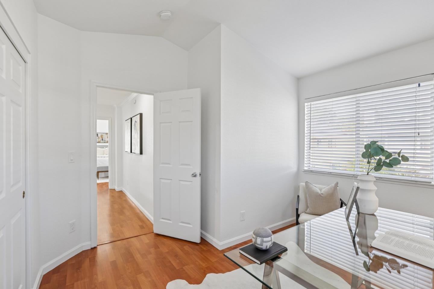1916 Ridgemont DR