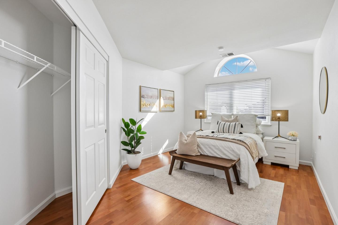 1916 Ridgemont DR