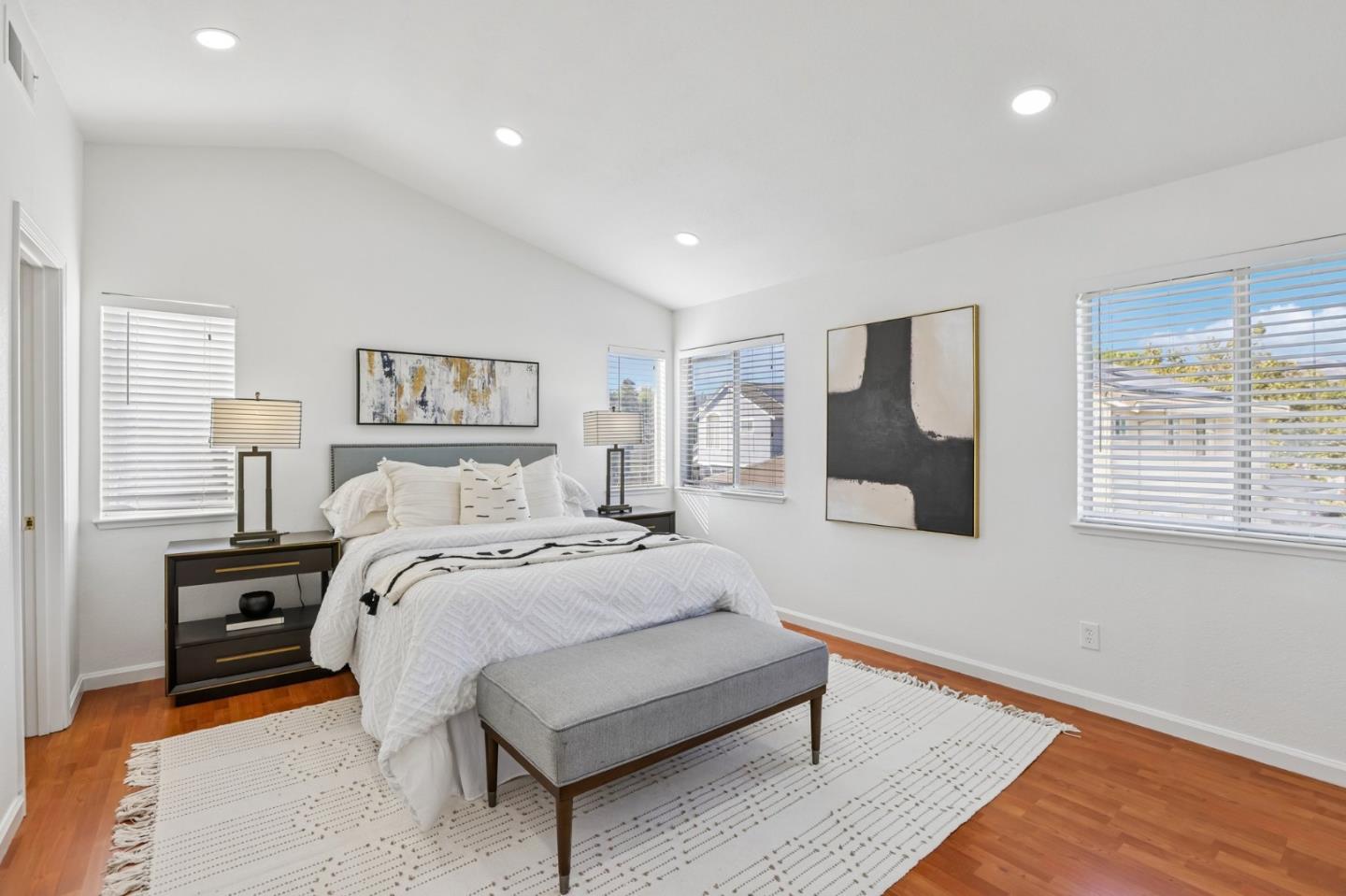 1916 Ridgemont DR