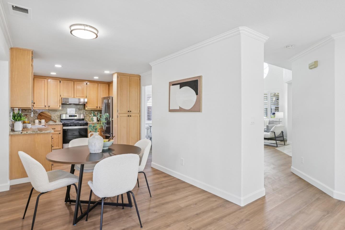 1916 Ridgemont DR