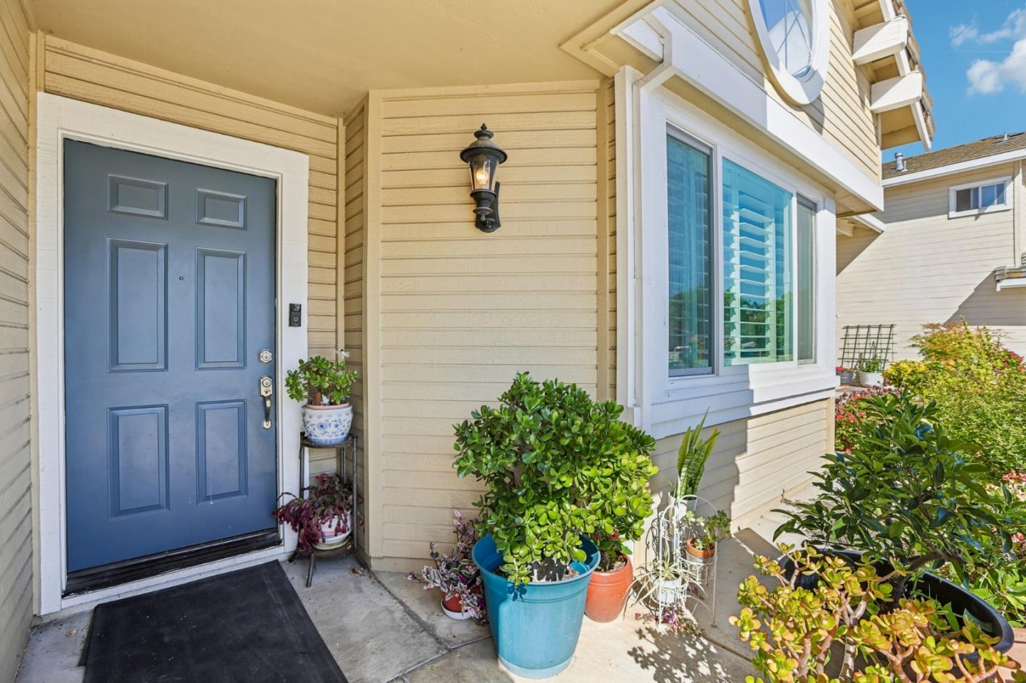 1916 Ridgemont DR