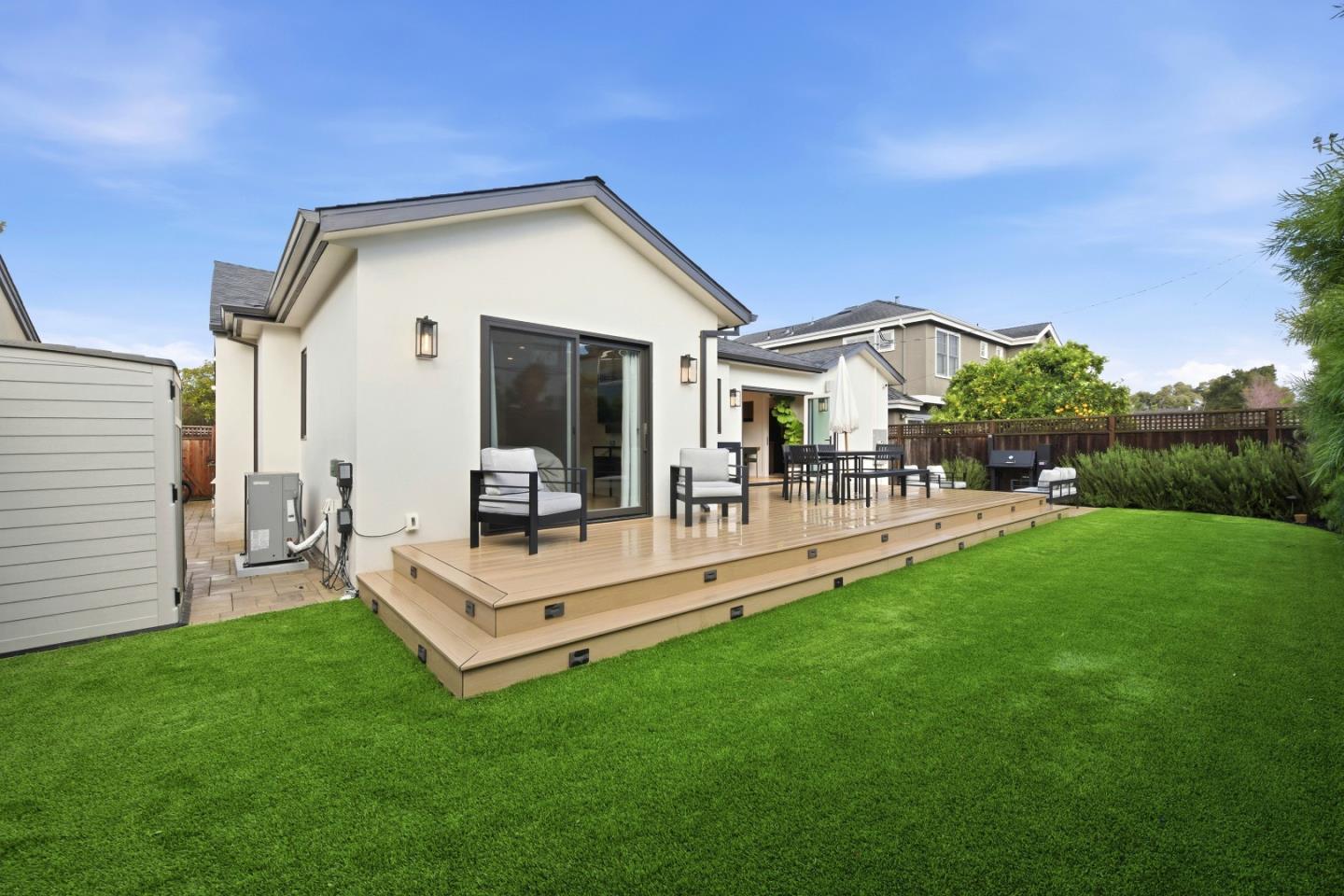 1129 Clovelly Lane