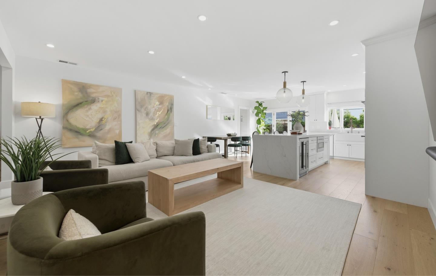 1129 Clovelly Lane