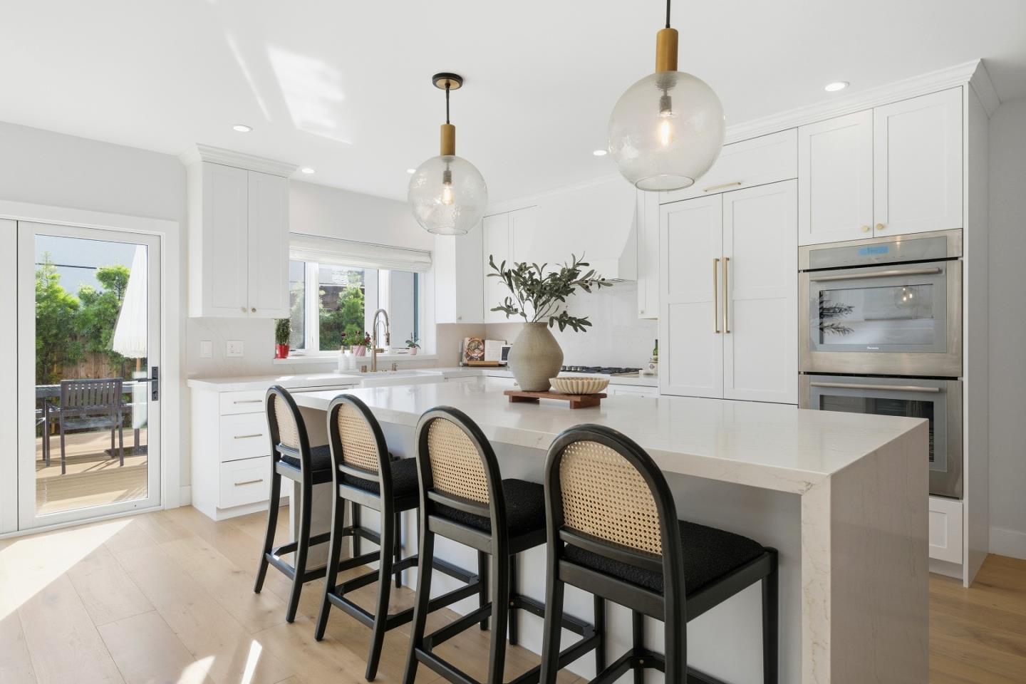 1129 Clovelly Lane