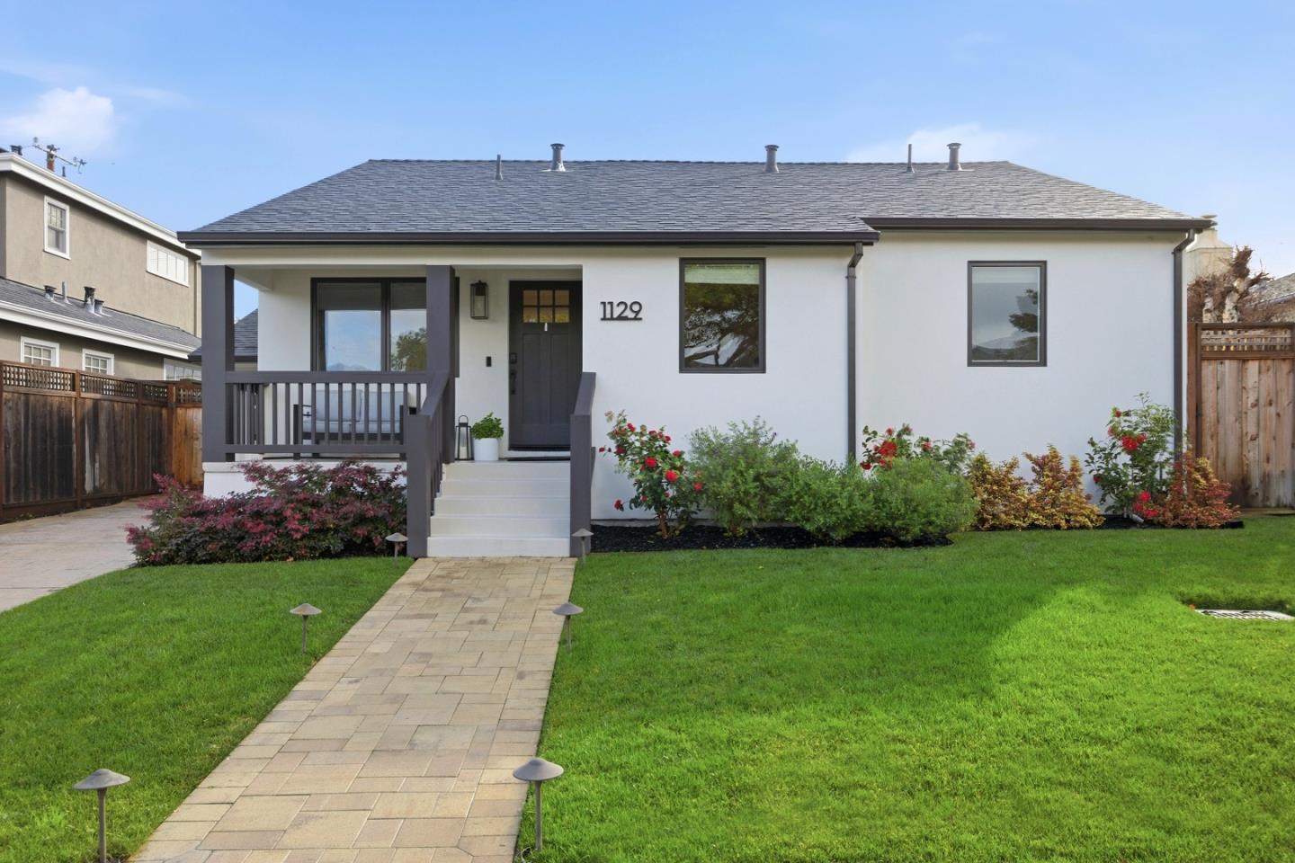 1129 Clovelly Lane
