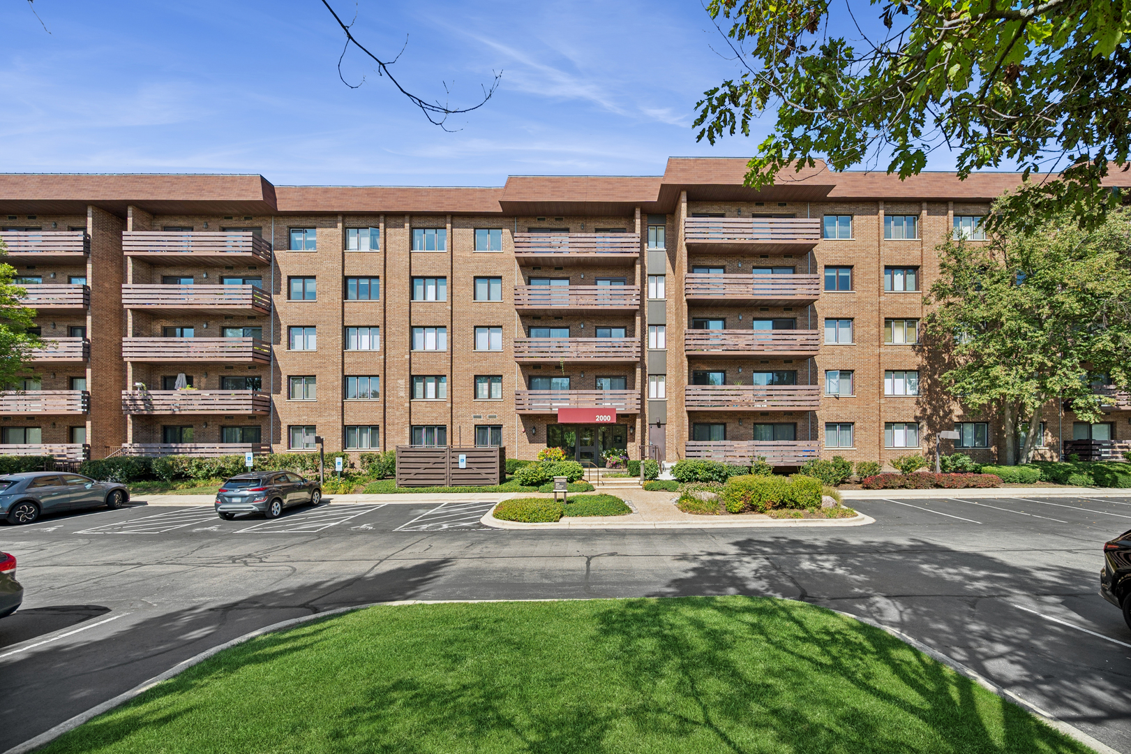 2000 CHESTNUT Avenue Unit: 103