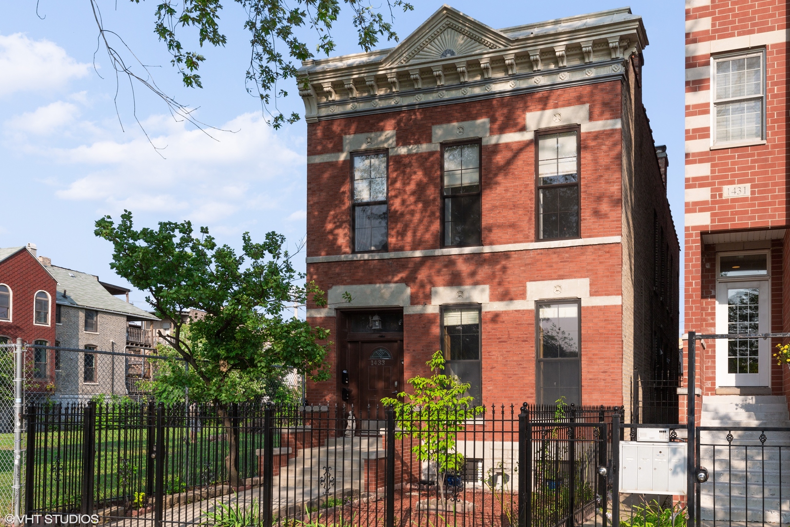 1433 N California Avenue Unit: 2