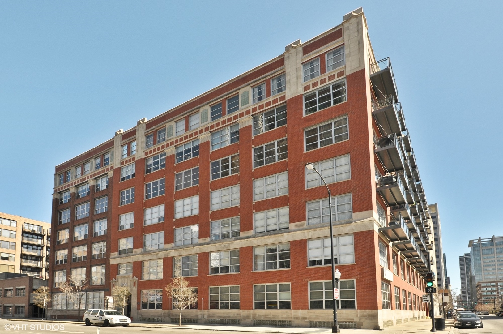 333 S Desplaines Street Unit: 605