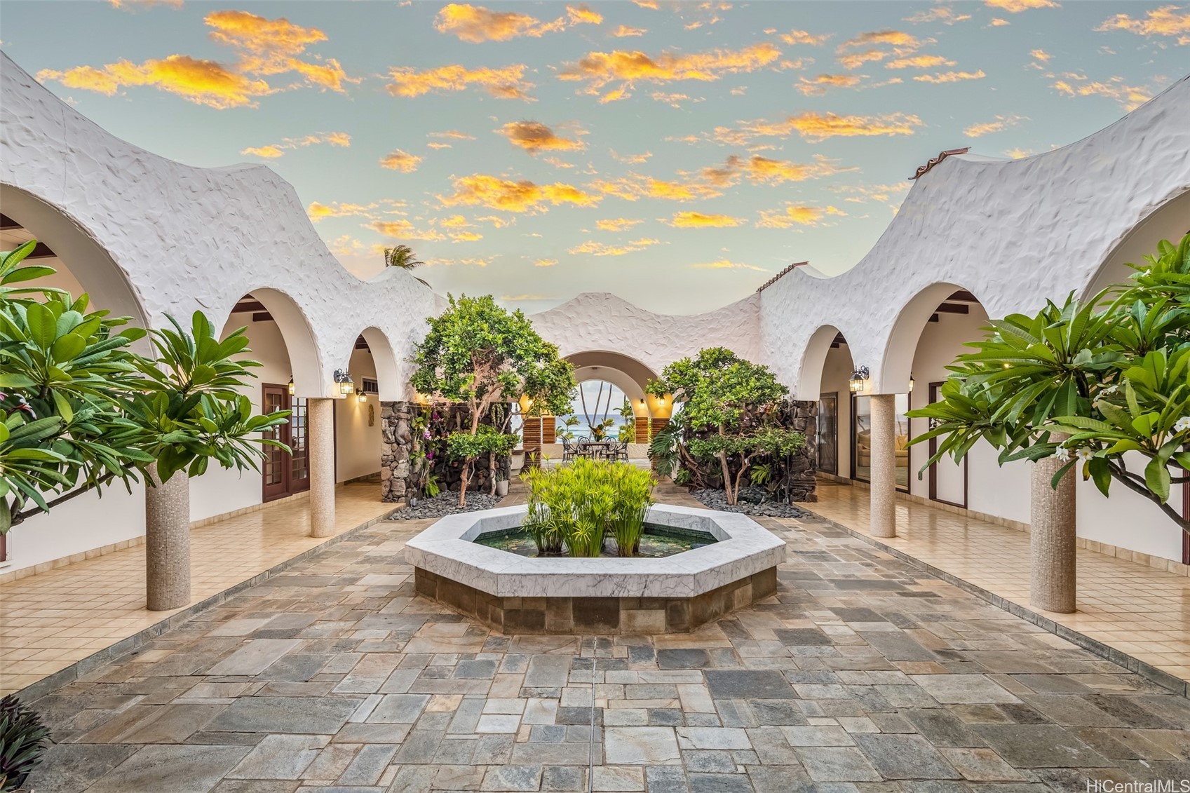 3735 Diamond Head Road
