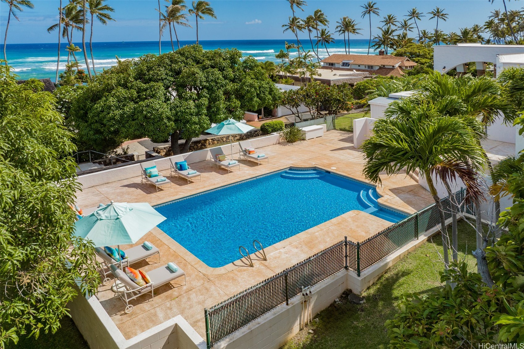 3735 Diamond Head Road