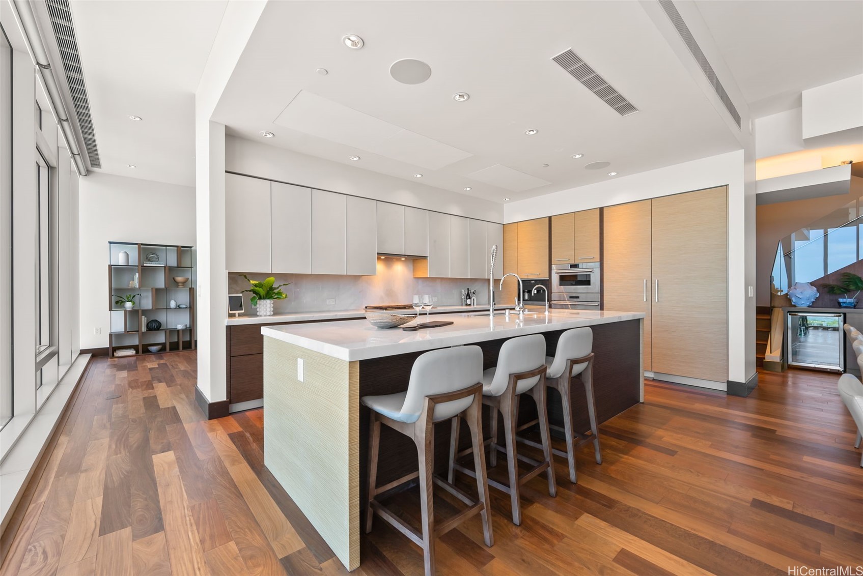 1555 Kapiolani Boulevard 2301