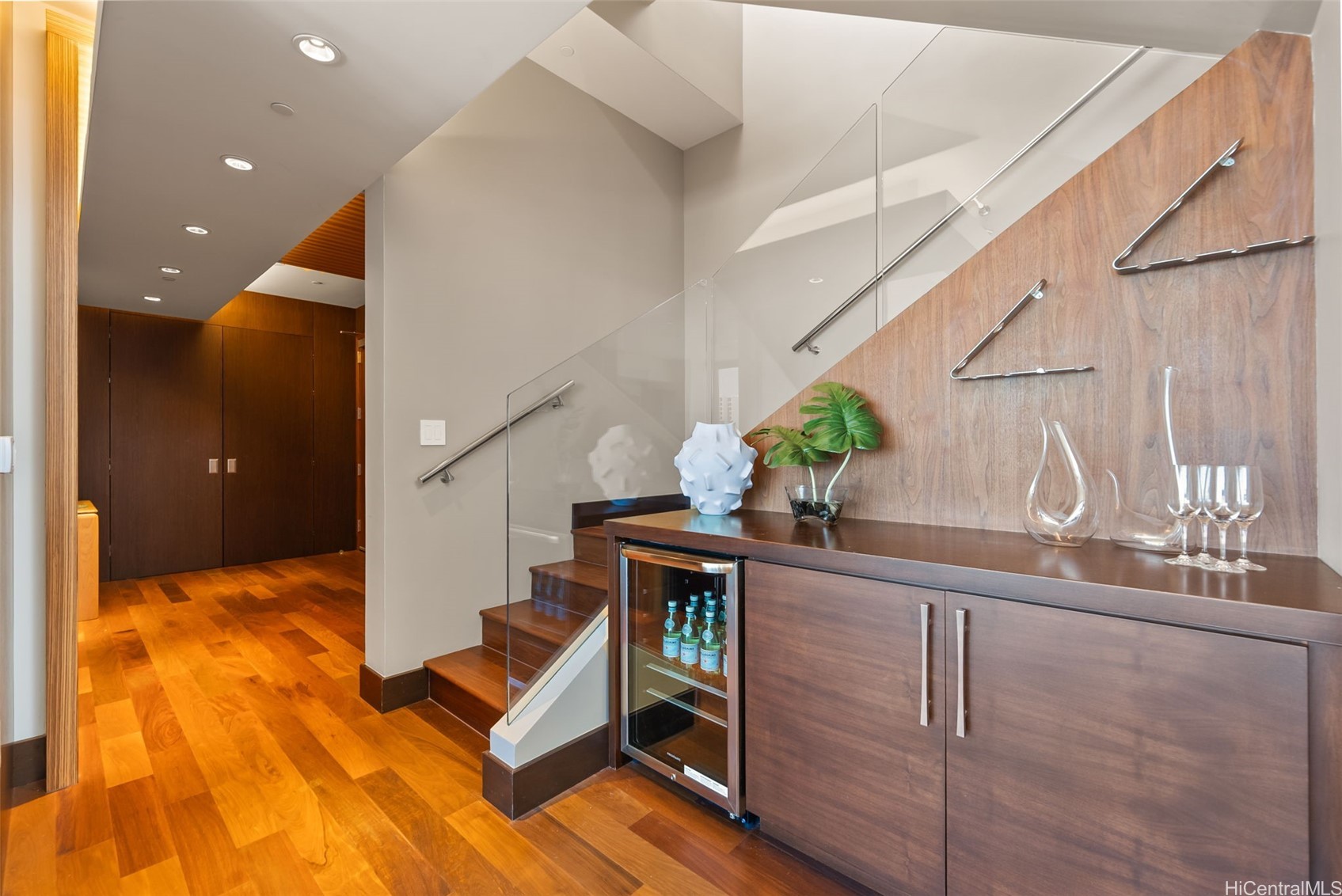 1555 Kapiolani Boulevard 2301