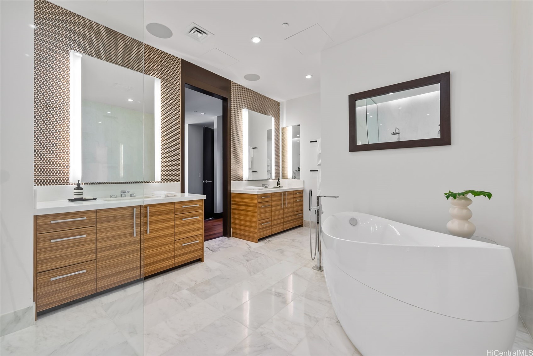1555 Kapiolani Boulevard 2301