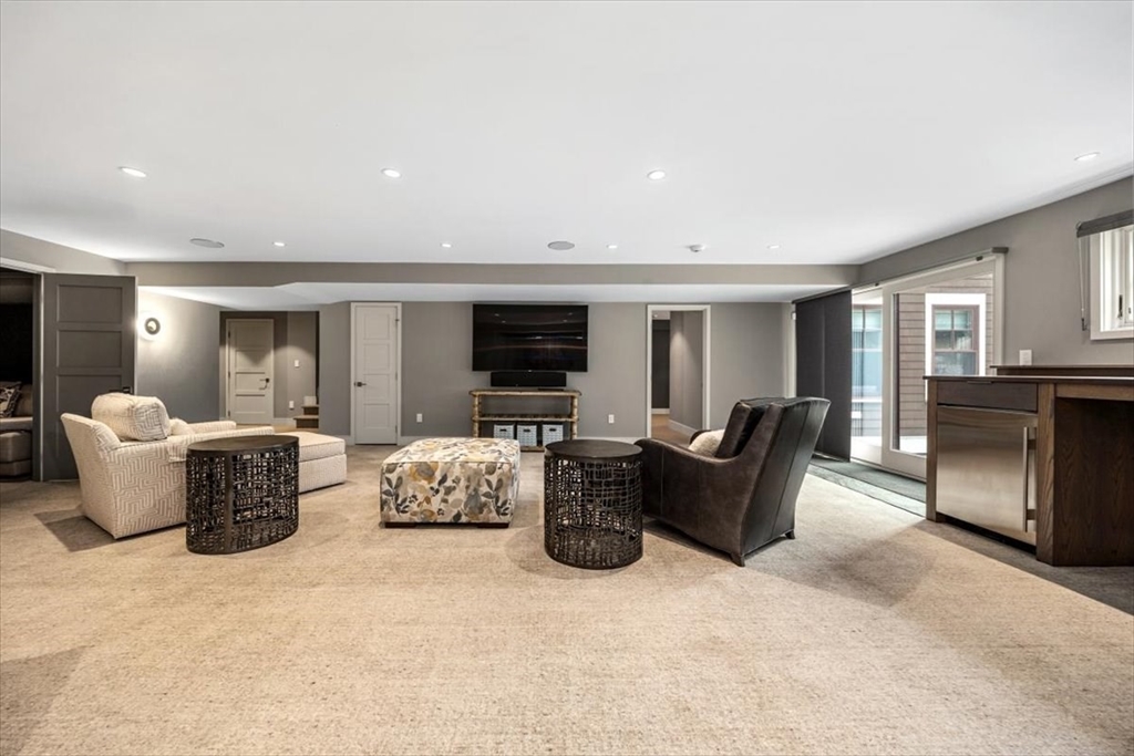 2 Black Rock Dr # 21