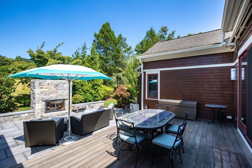2 Black Rock Dr