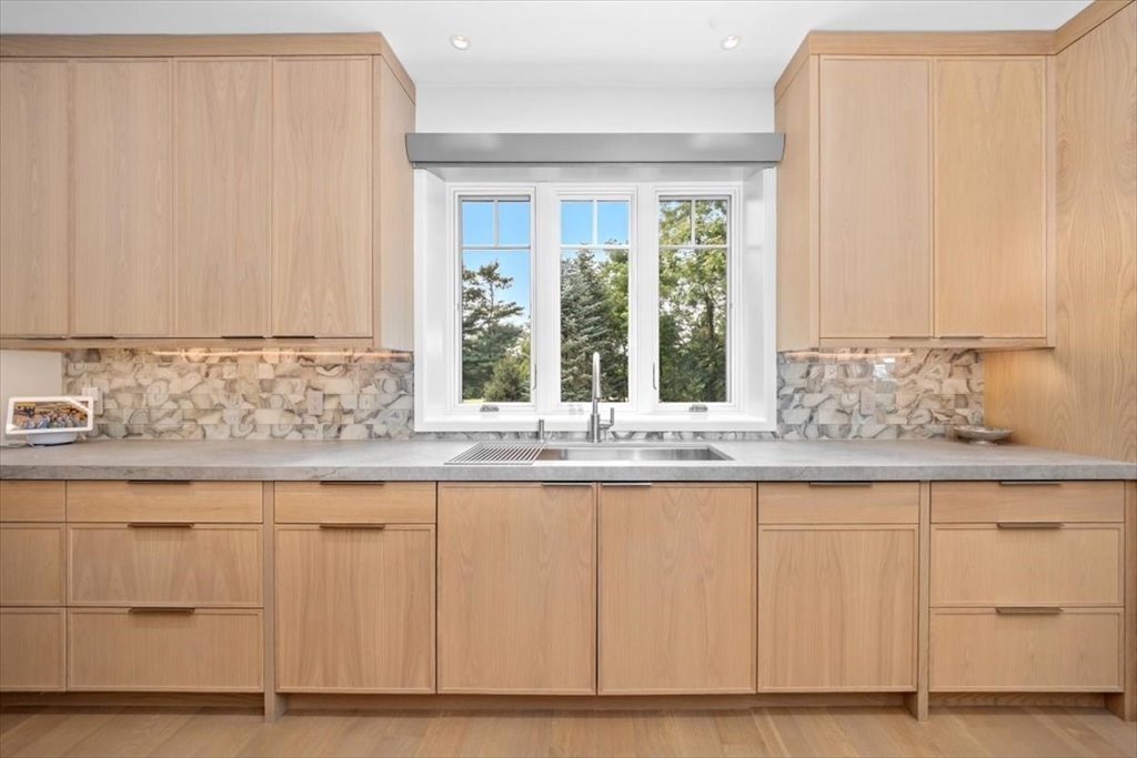 2 Black Rock Dr