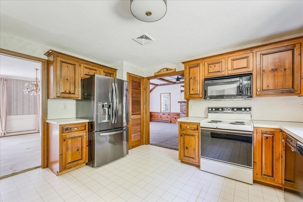 248 Larchmont Ln