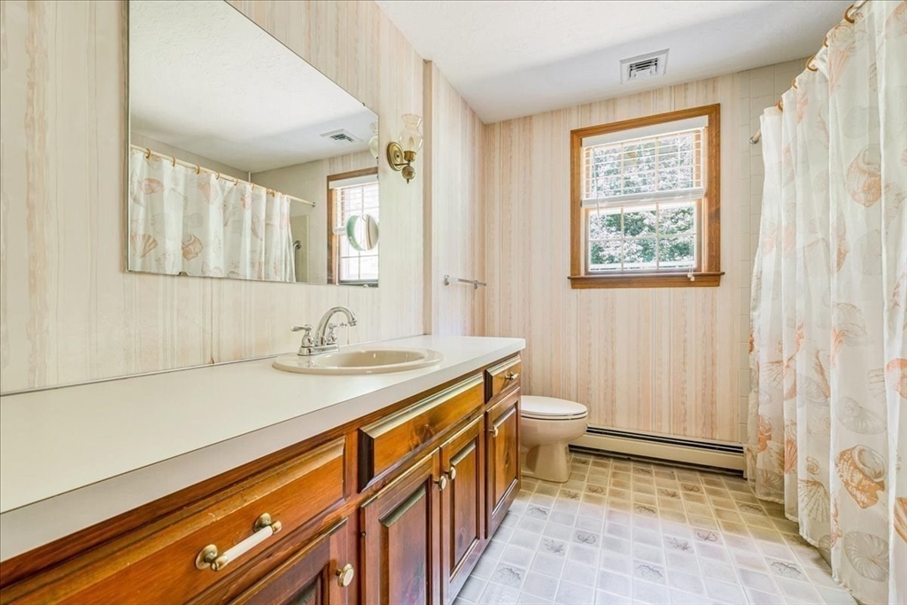 248 Larchmont Ln