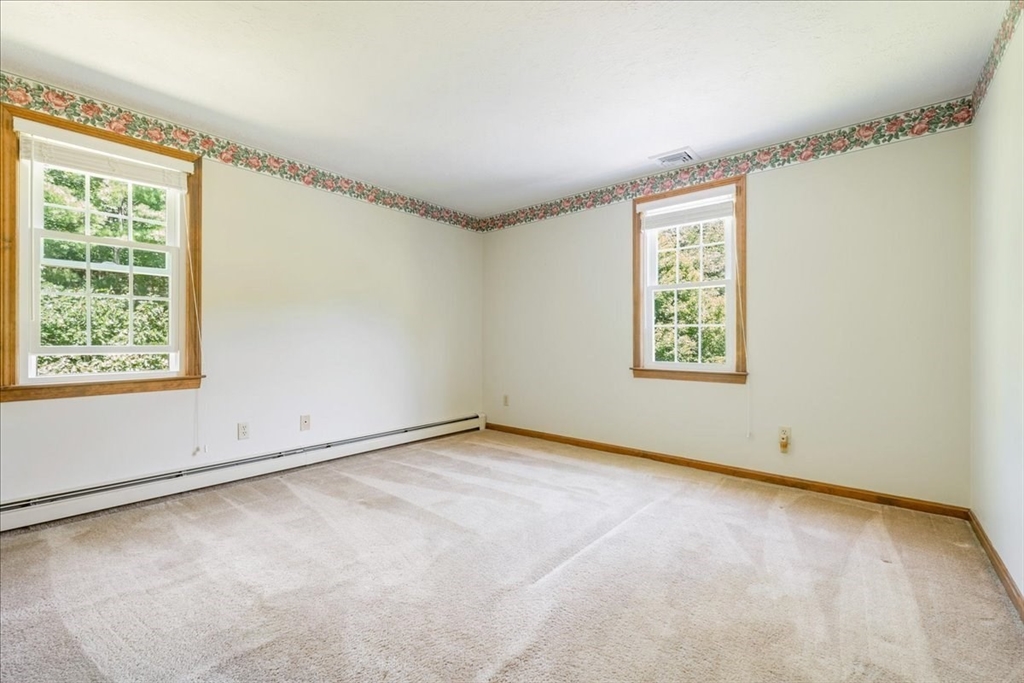 248 Larchmont Ln